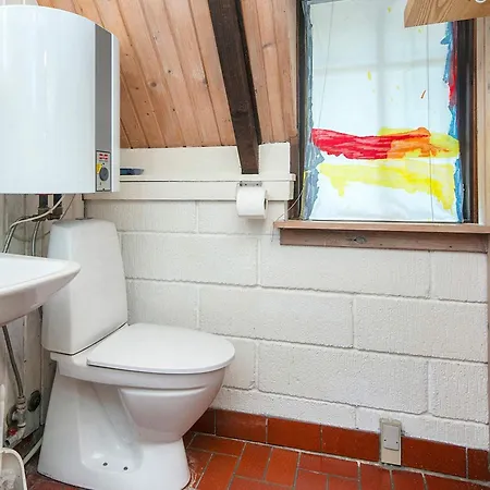 6 Person In Romo-by Traum