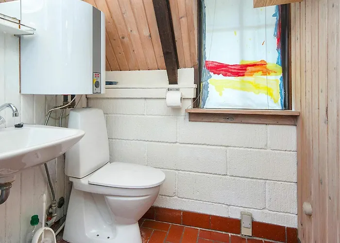 6 Person In Romo-by Traum